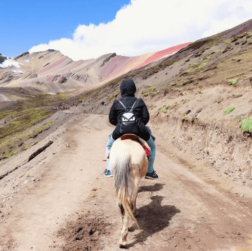 rainbow mountain horse tour